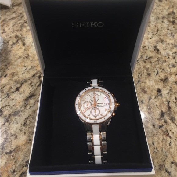 Women\'s Seiko watch! Beautiful! main image 6