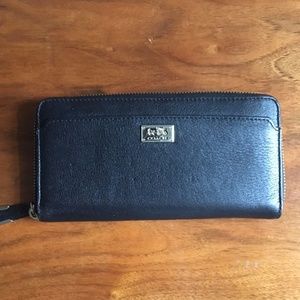 Coach accordian zip wallet in black