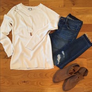 Forever 21 ivory crewneck sweater.