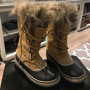 Sorel Joan of Artic boots size 8