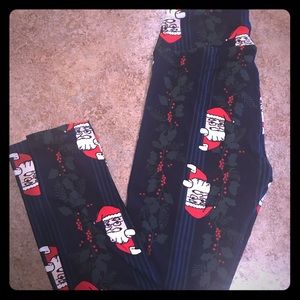 MUST GO🎄LuLaRoe OS Christmas 🎄 Leggings🎅🏻☃️