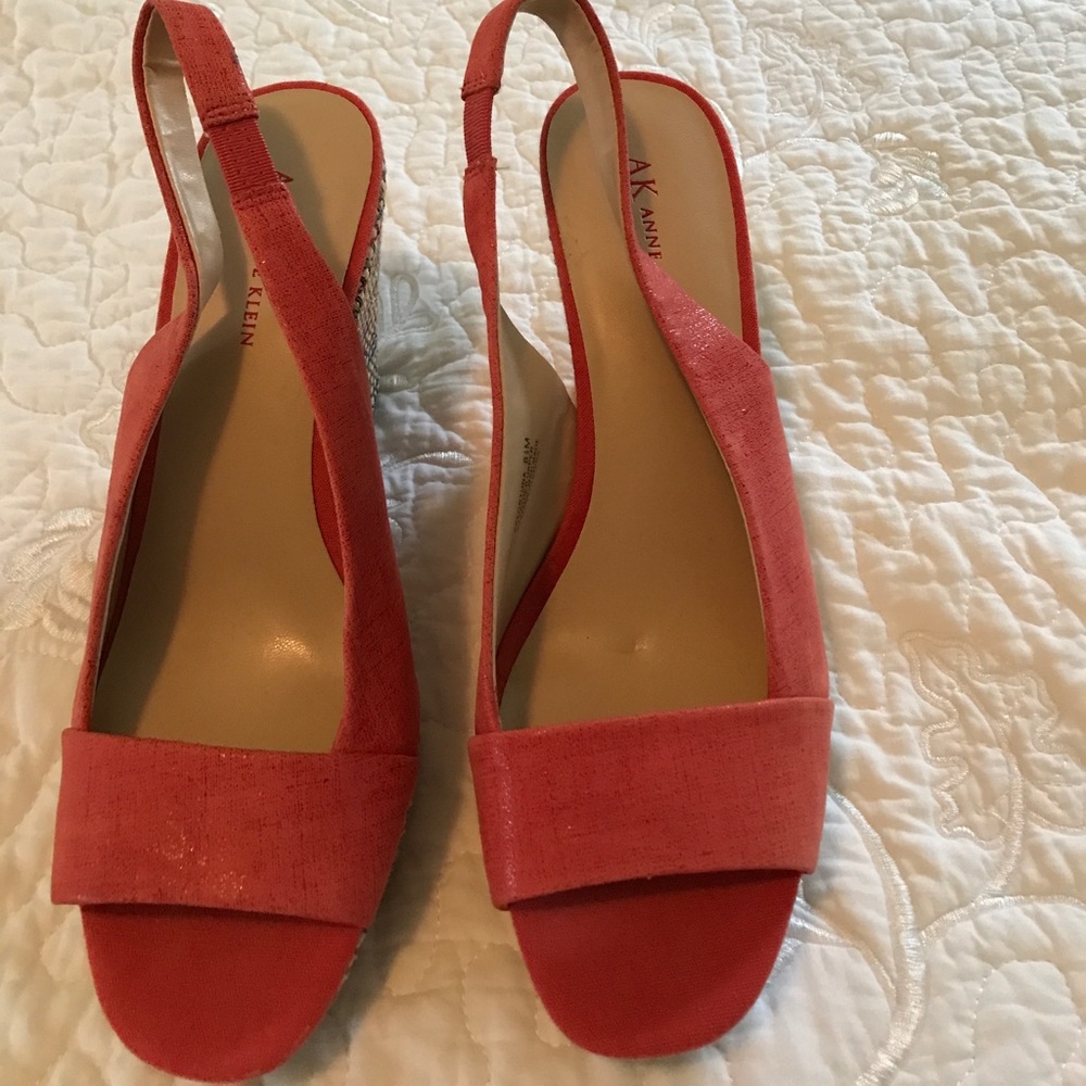 Anne Klein wedges.Sz-8 1/2M.Never Worn.