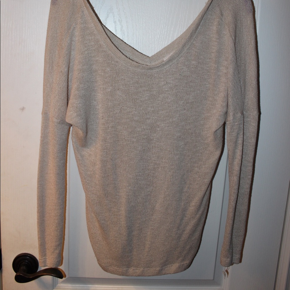 Long sleeve v neck sweater top from Tilly’s