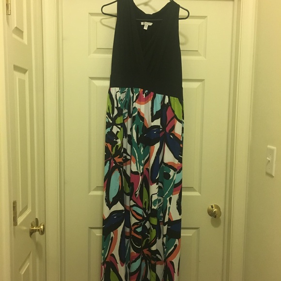 Dresses & Skirts - Maxi Dress