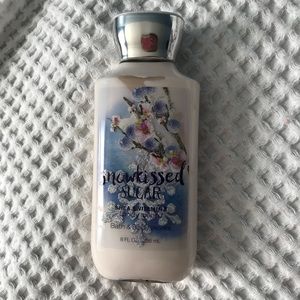 Bath and Body Works Snow kissed Sugar Lotion