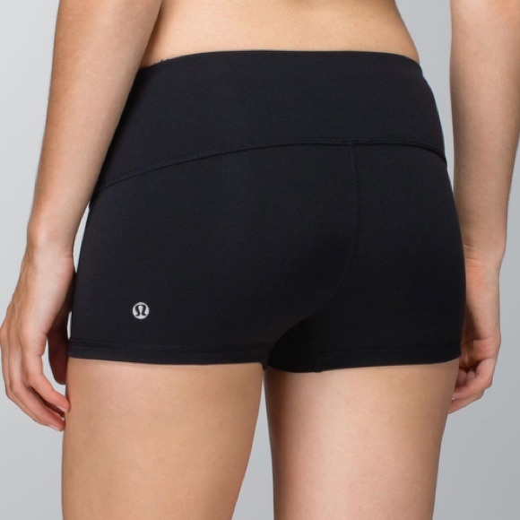 • Lululemon • Boogie Shorts Black Luxtreme 6 New - Picture 3 of 6