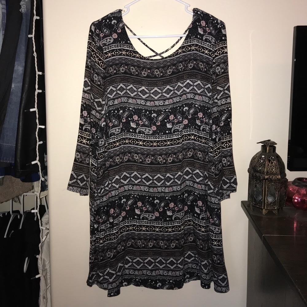 Forever 21 criss cross back paisley dress