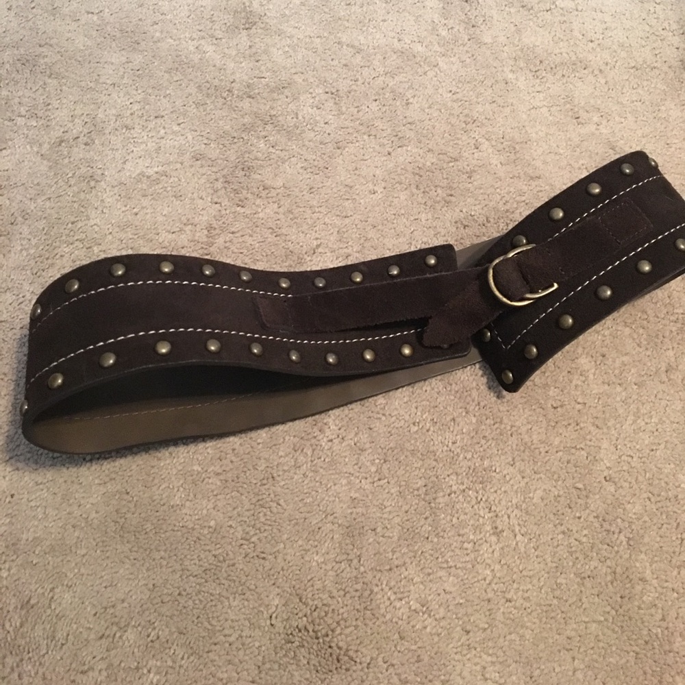 Dark brown belt