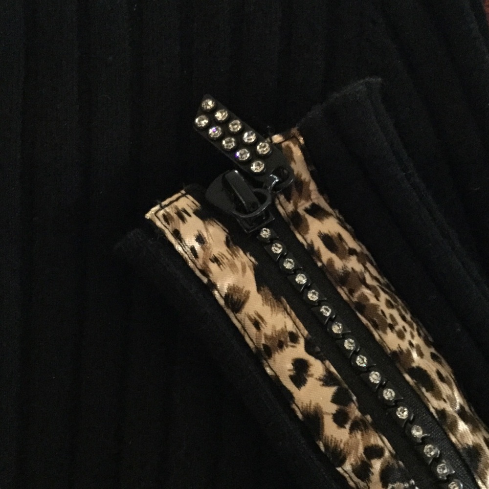 Sweater - Picture 4 of 4