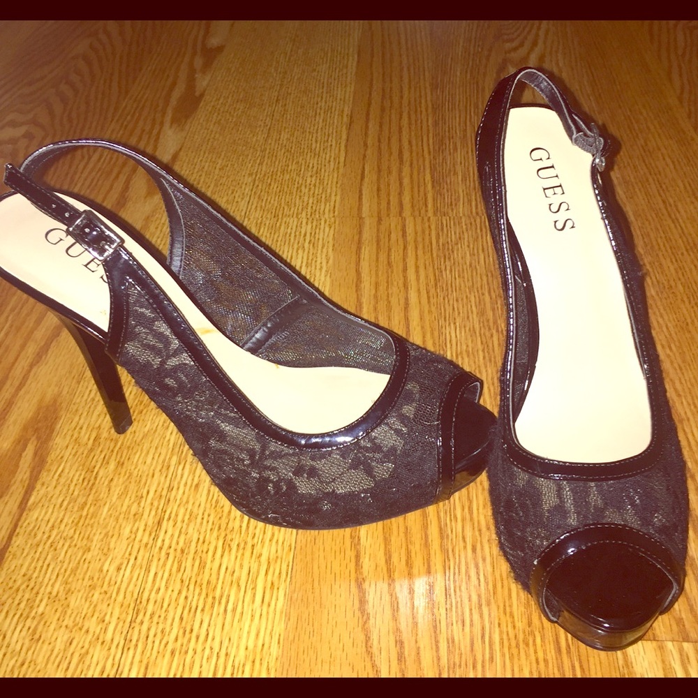 GUESS lace/patent leather peep-toe heals