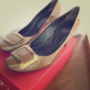 Roger Vivier Belle du Nuit Patent Leather Pumps