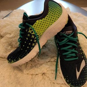 green gym shoes