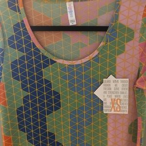 Lularoe classic tee