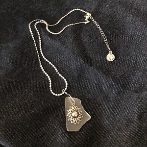 💥Flash Sale💥Clear Sea Glass + 🌻 Necklace