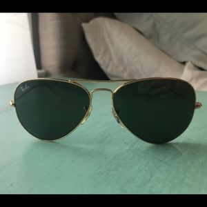 Classic Ray-Ban Aviators Black & Gold