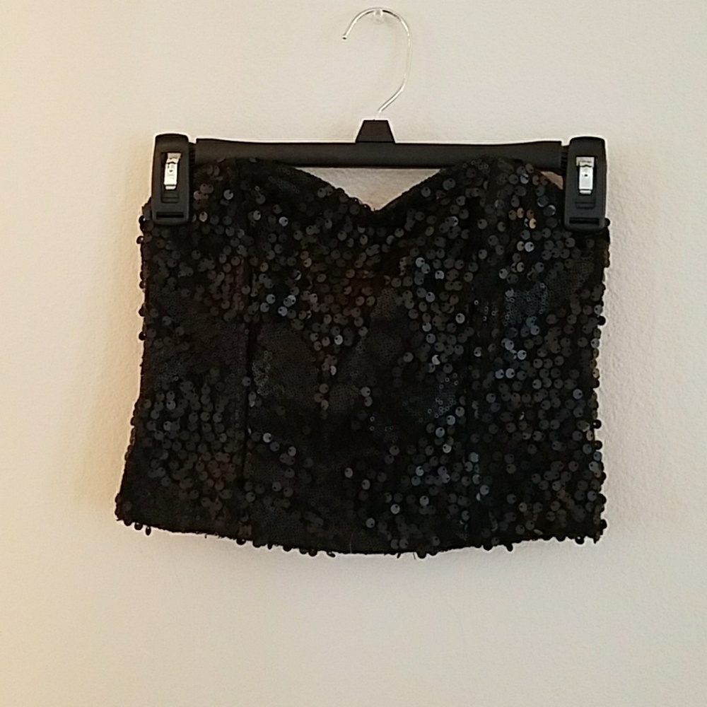 Black strapless top