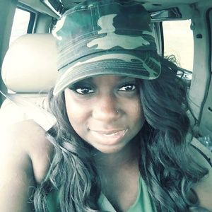 Meet your Posher, Cortney