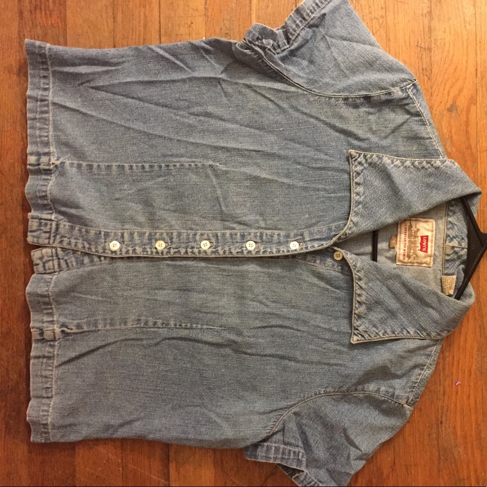 Vintage Levi’s denim button up crop top