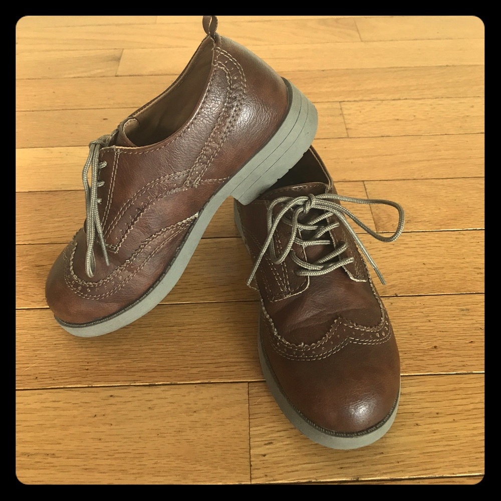 Boys size 1 Carters brown dress shoe