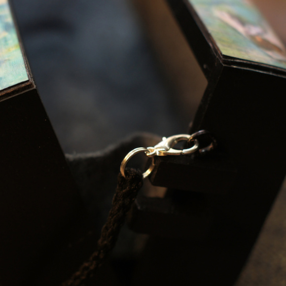 Clutch Purse Featuring Degas Dancers In The Wings - Picture 5 of 7