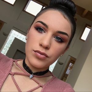 Meet your Posher, Samira