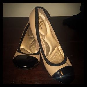 Black & Tan Wedge Loafer