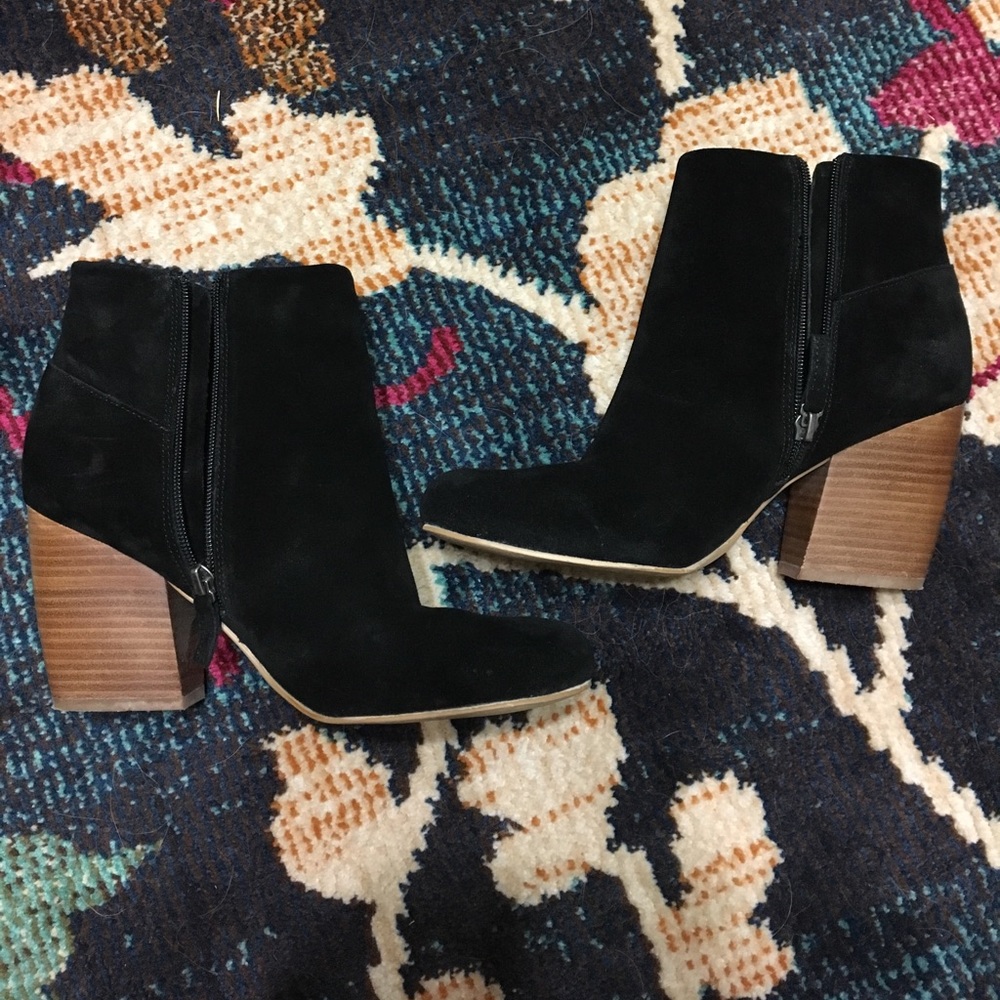 Crown Vintage black suede booties!