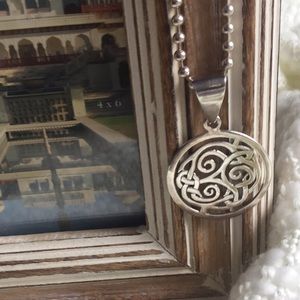 🌷Gorgeous Silpada pendant 🌷