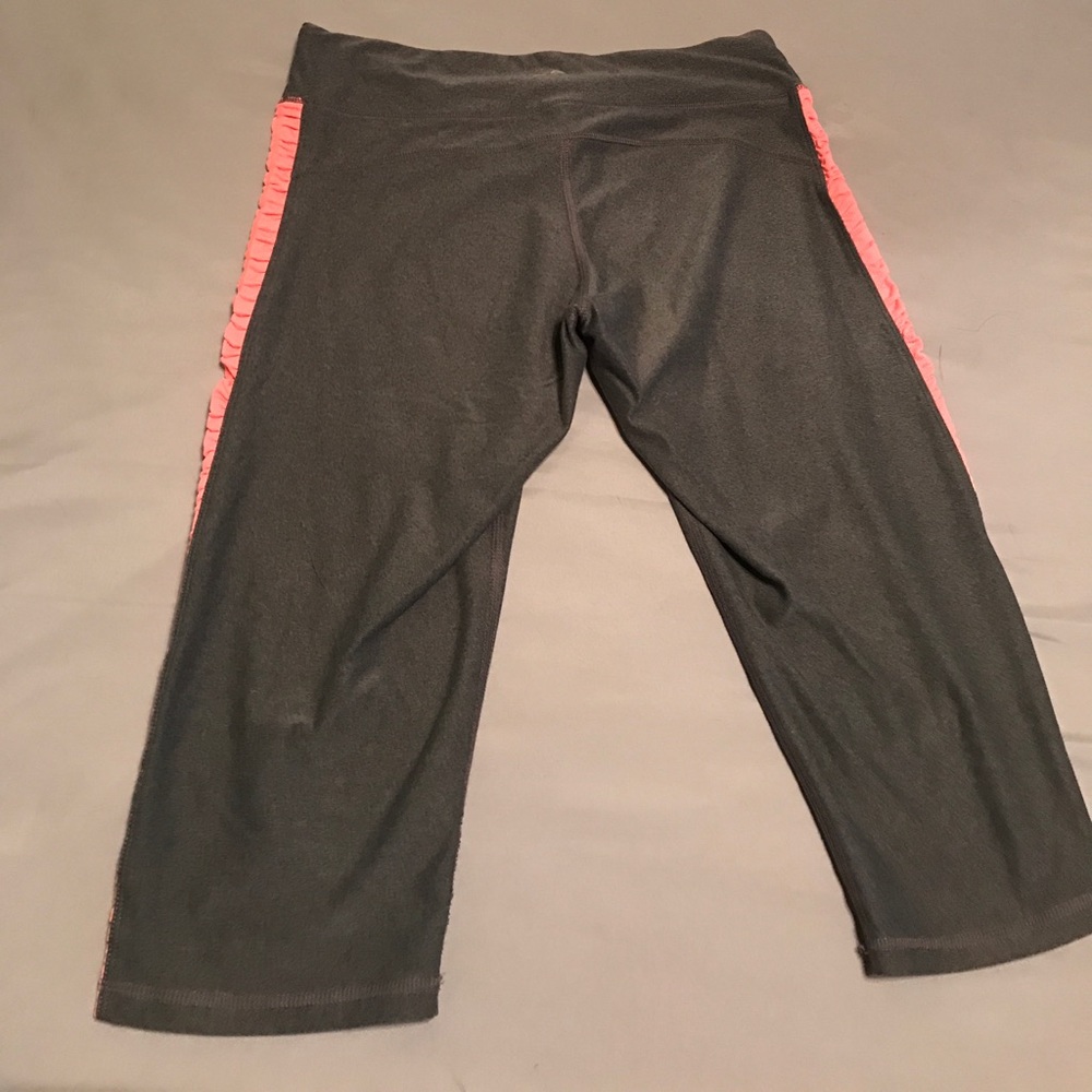 Workout pants ☀️ - Picture 2 of 4