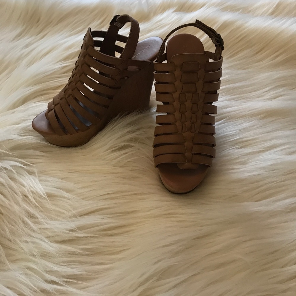Great condition brown wedges