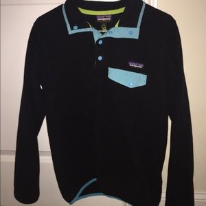 black and blue patagonia pullover