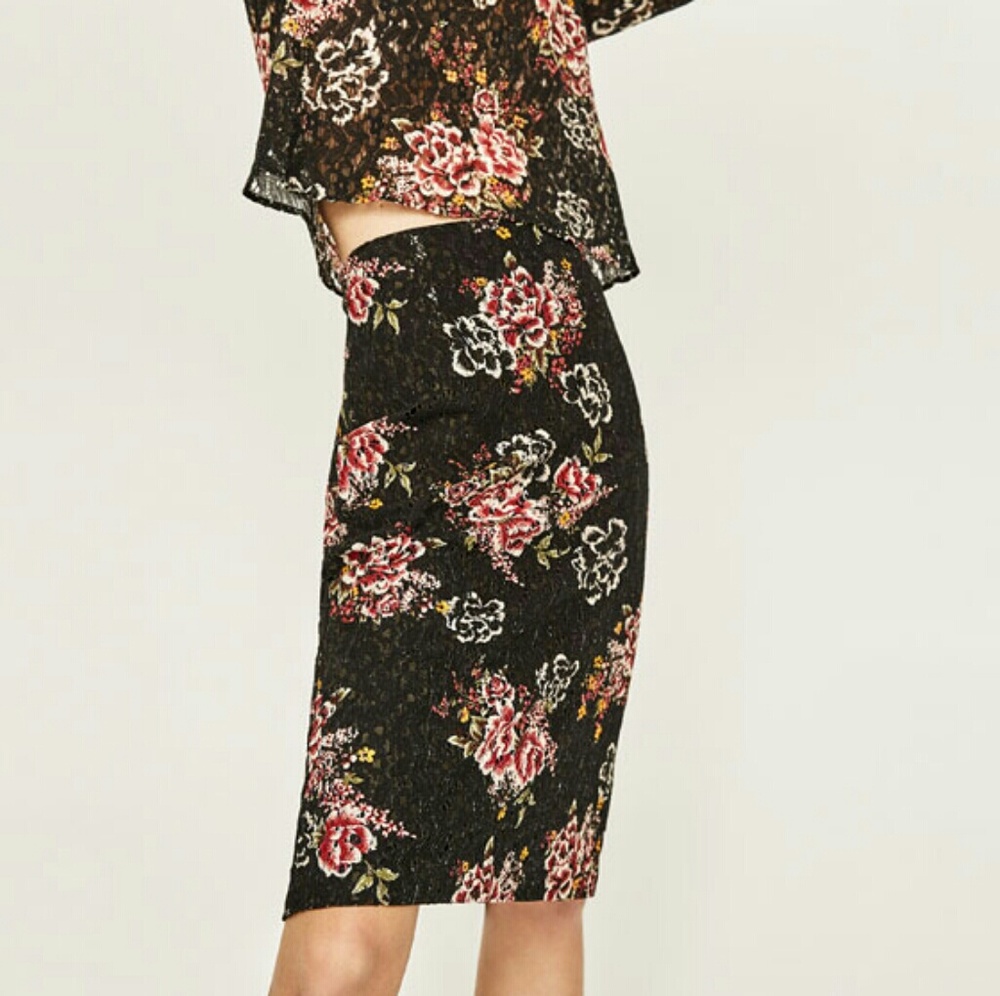 ZARA Floral Print Guipure Lace Pencil Skirt