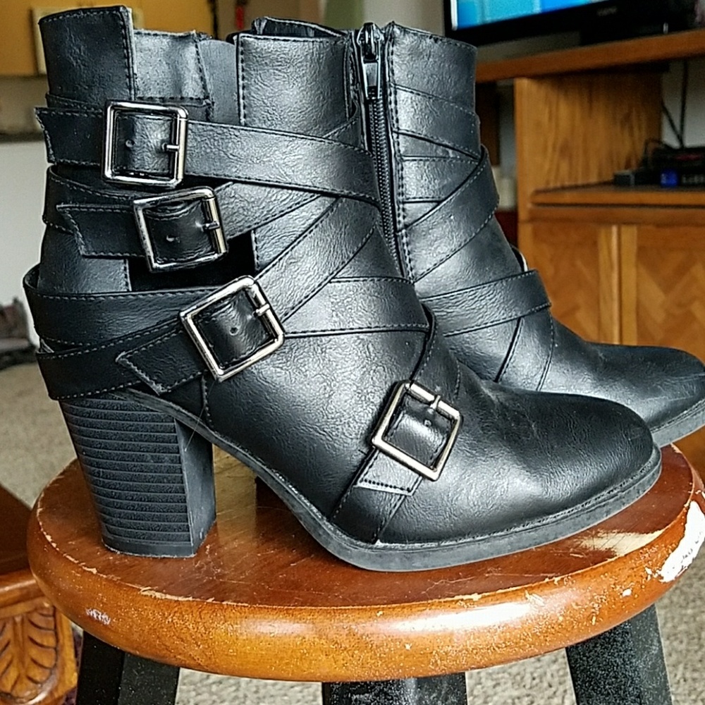 Black Boots