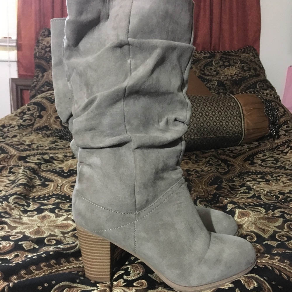 Women's Mid-Calf Boots