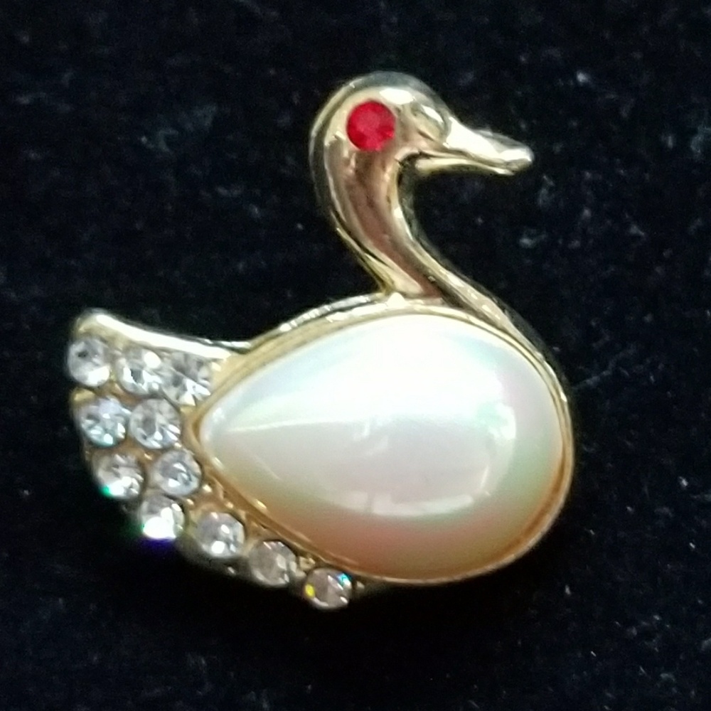 Swan Brooch