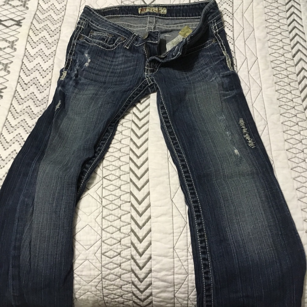 Buckle Jeans - Picture 3 of 3