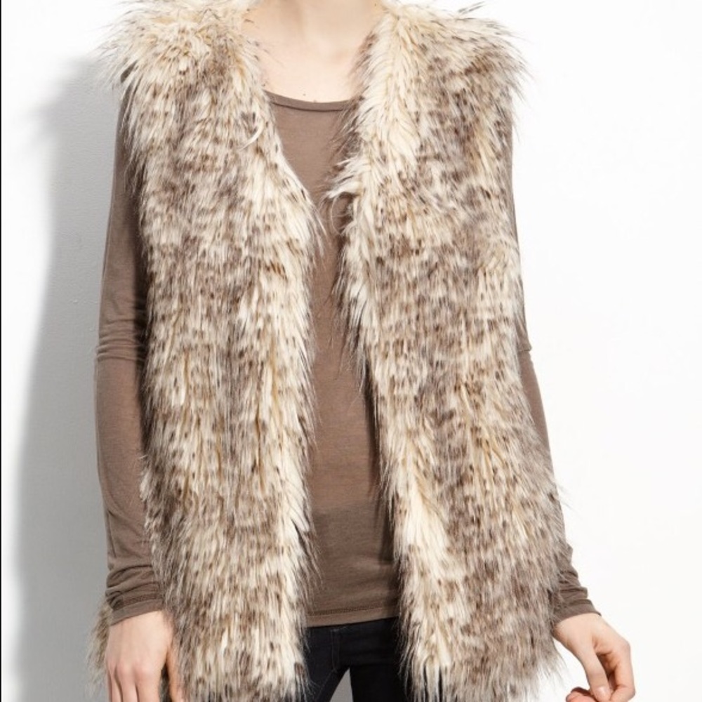 Platinum Utex faux fur vest Medium