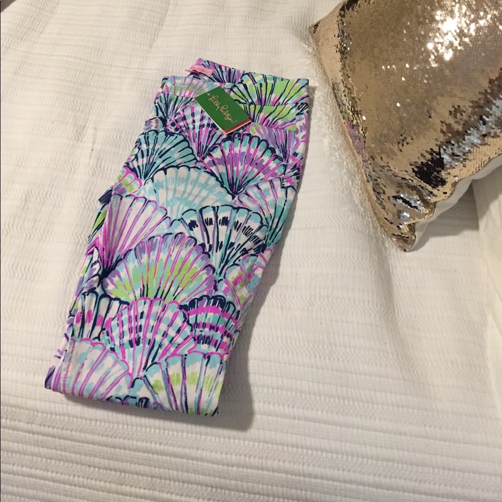 Lilly Pulitzer Callahan Chino in Oh Shello