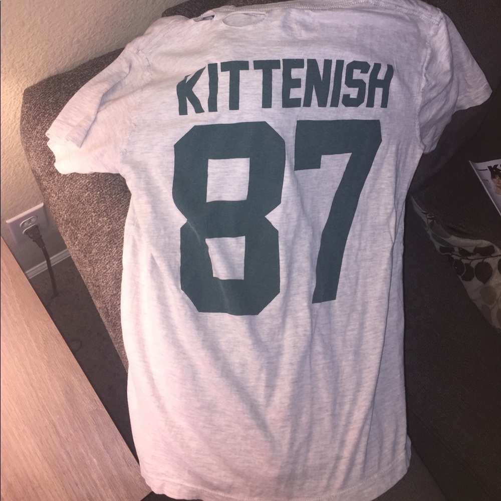 Kittenish 87 Tee