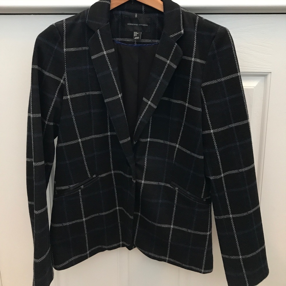 Plaid blazer. Size M
