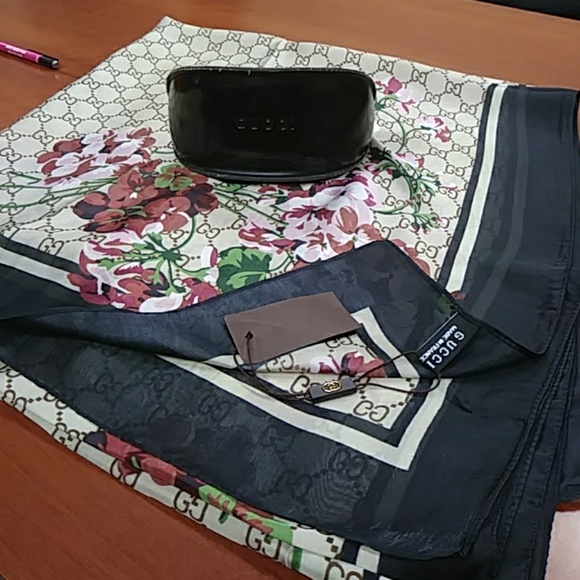 Gucci Sunglasses Case from sunglass hut - Picture 3 of 8