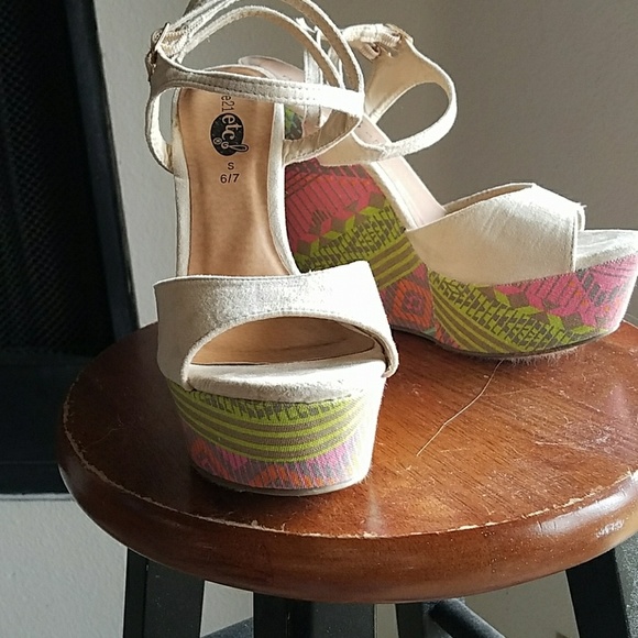 Wedge Heels - Picture 2 of 4