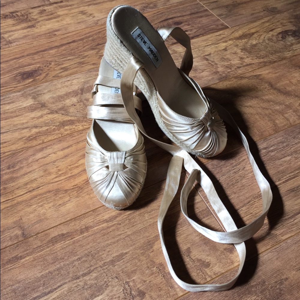 Steve Madden tie up wedges