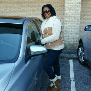 Meet your Posher, Delores