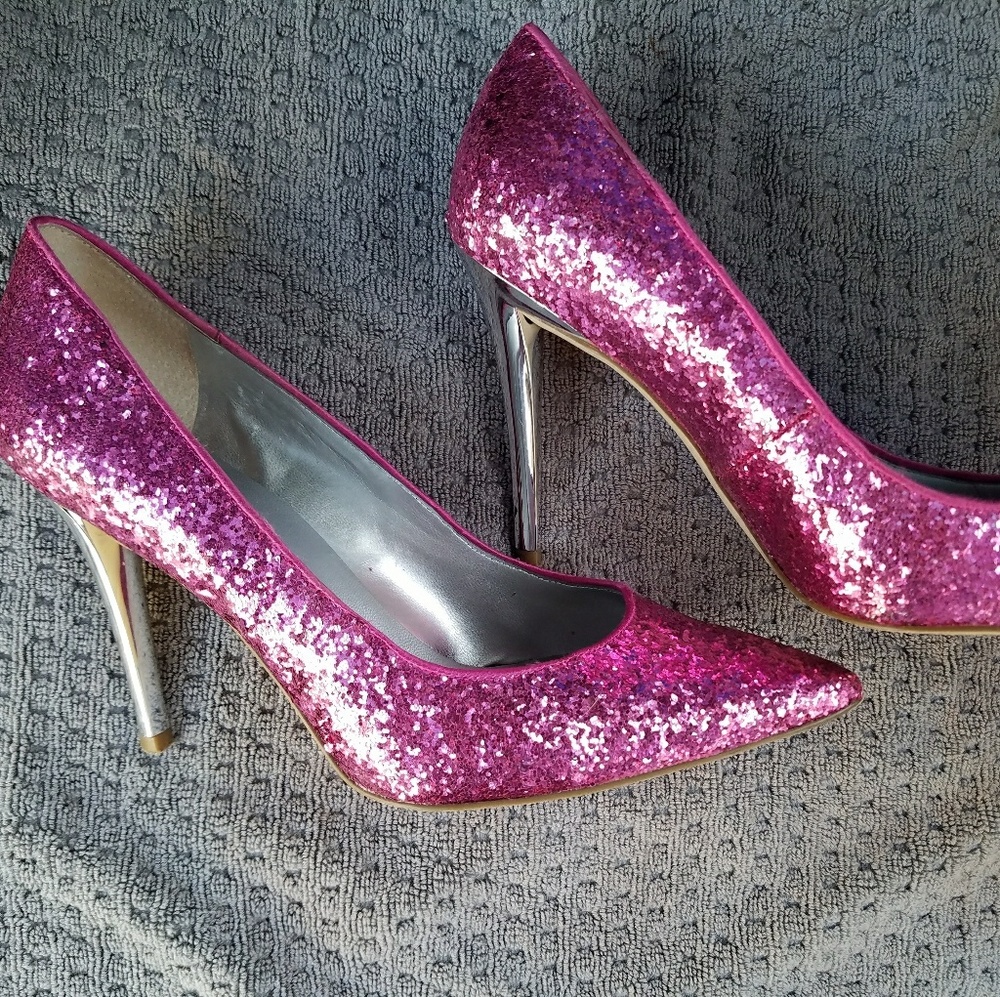 Guess size 8.5 - Picture 2 of 2