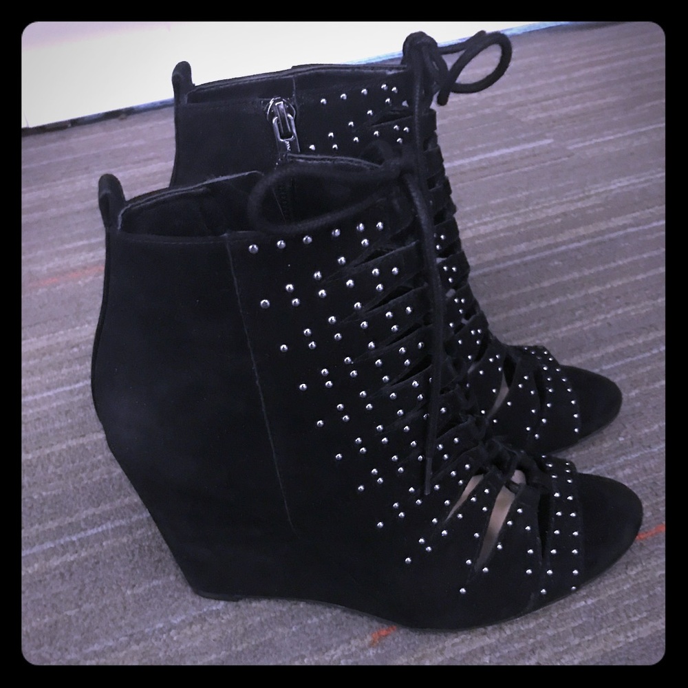 Jessica Simpson Wedges