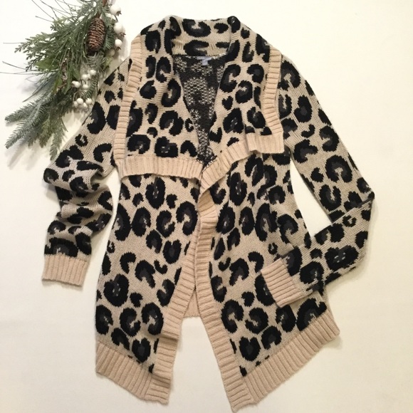 Charlotte Russe Sweaters - 🎁  Charlotte Russe Cardigan