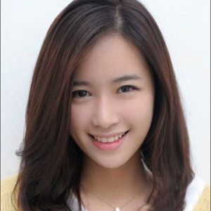 Meet your Posher, Elaine