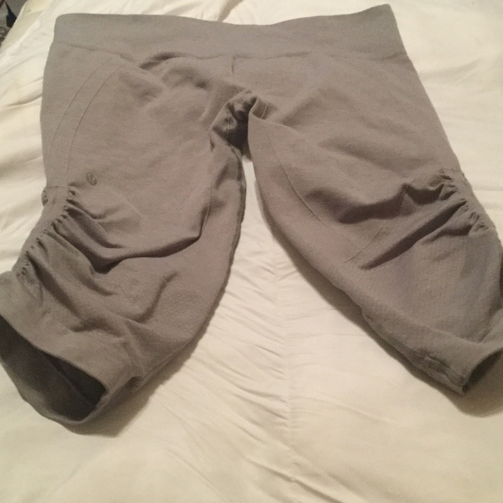 Lululemon gray crop pants