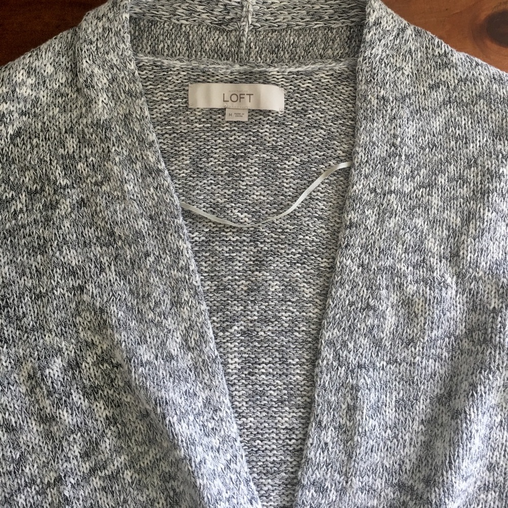Open front medium weight sweater/cardigan
